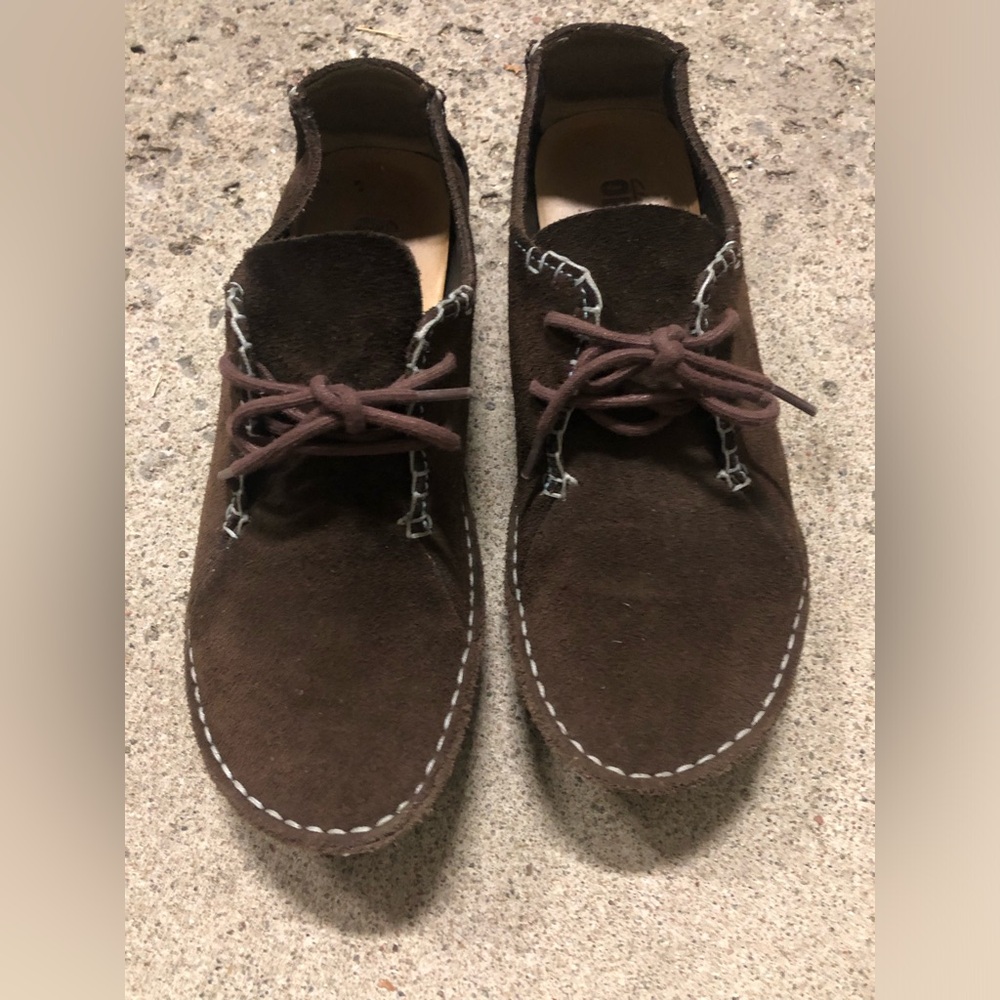 Clarks Dark Brown Chukka shoes